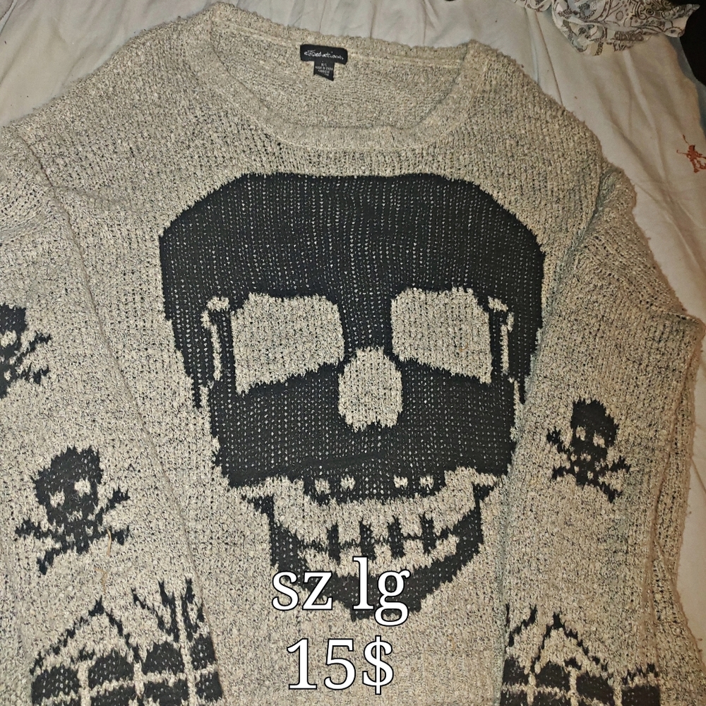Skull sweater